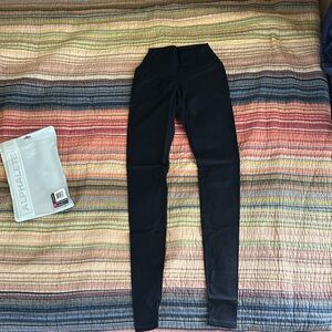 ALPHALETE. Women’s Alphalux Wonder Legging 30” - Black NWT